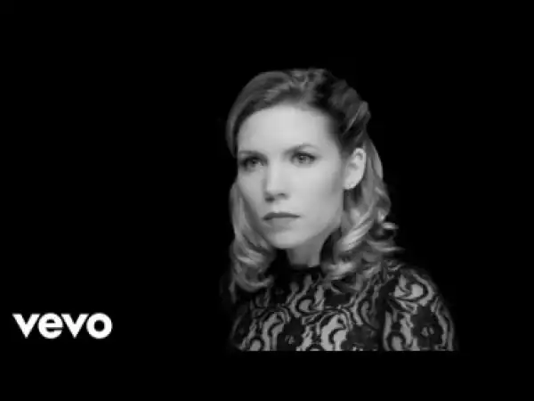 Video: Skylar Grey - Back From The Dead (feat. Big Sean & Travis Barker)